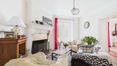 Maison - 270 m² - 11 pièces