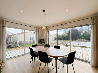 Maison - 93 m² - 4 pièces