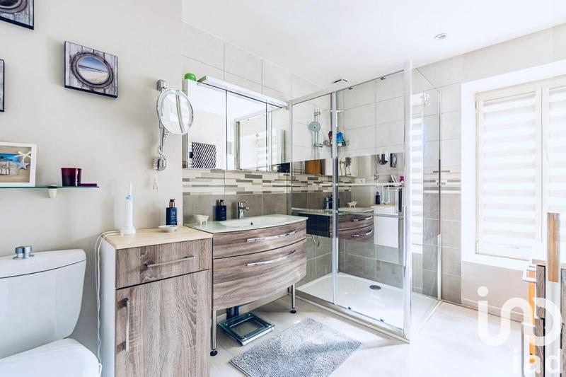 Maison - 469 m² - 12 pièces