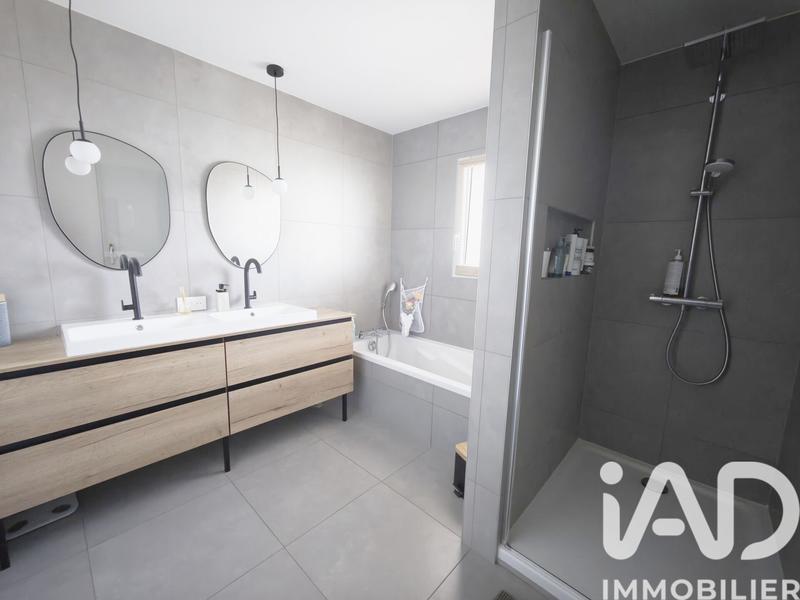 Maison - 122 m² - 5 pièces