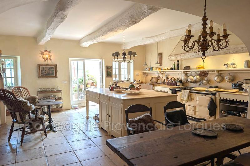 Maison - 499 m² - 8 pièces