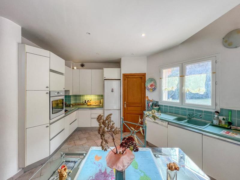 Villa - 328 m² - 10 pièces