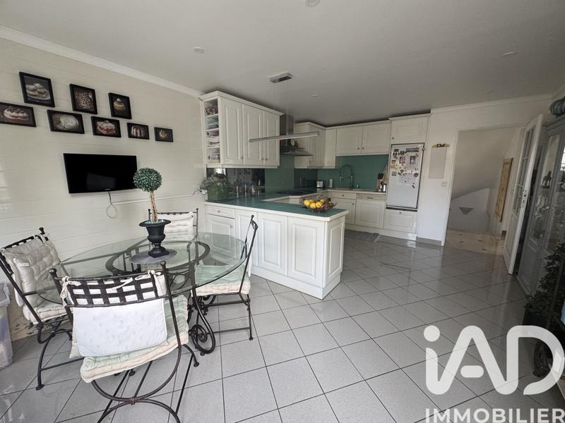 Maison - 180 m² - 5 pièces