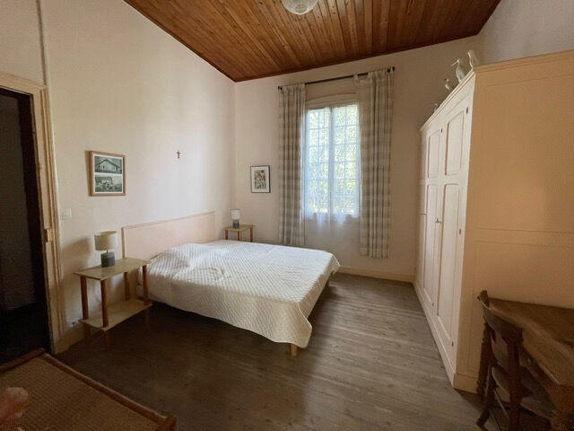 Maison - 209 m² - 9 pièces