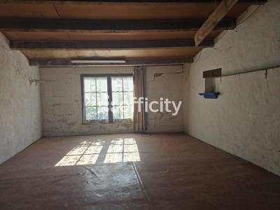 Maison - 300 m² - 4 pièces