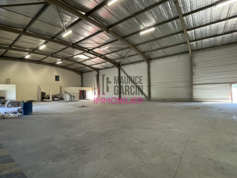 Local d'activités - 900 m²