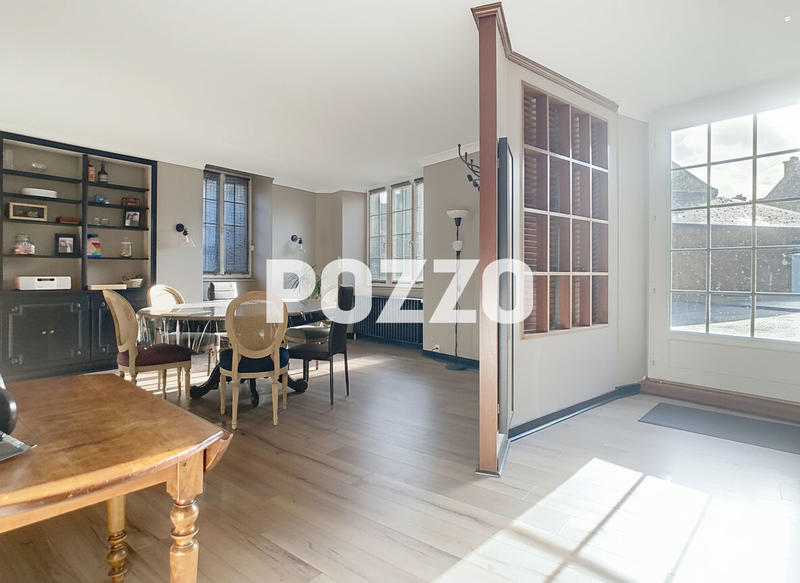 Maison - 215 m² - 12 pièces