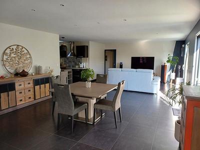 Maison - 122 m² - 5 pièces