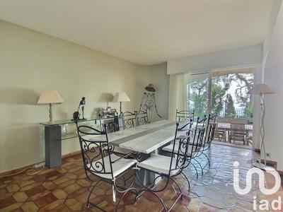 Maison - 220 m² - 7 pièces