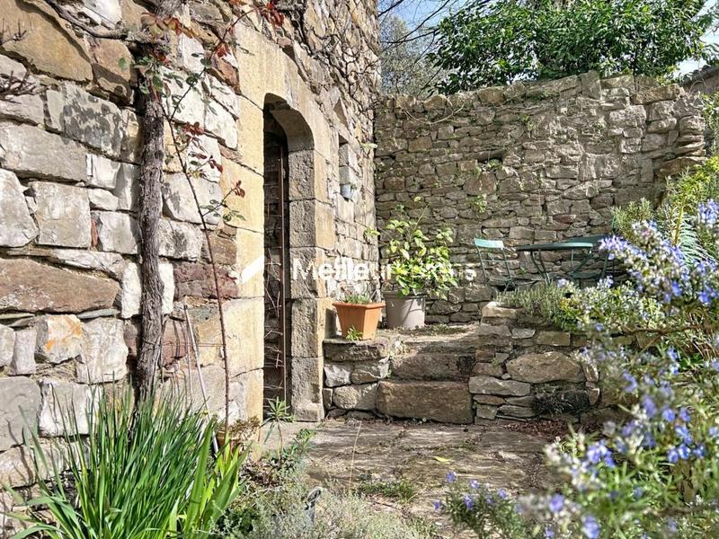 Maison en pierre - 138 m² - 9 pièces