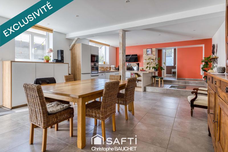 Maison - 252 m² - 5 pièces