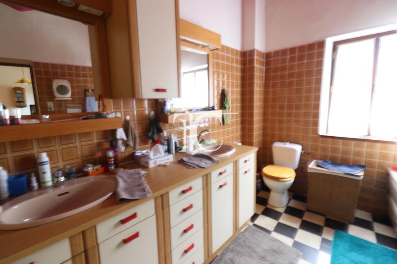 Maison - 192 m² - 7 pièces