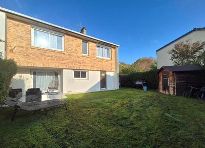 Maison - 111 m² - 6 pièces