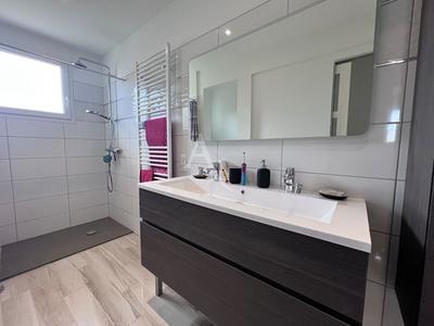 Maison - 192 m² - 7 pièces