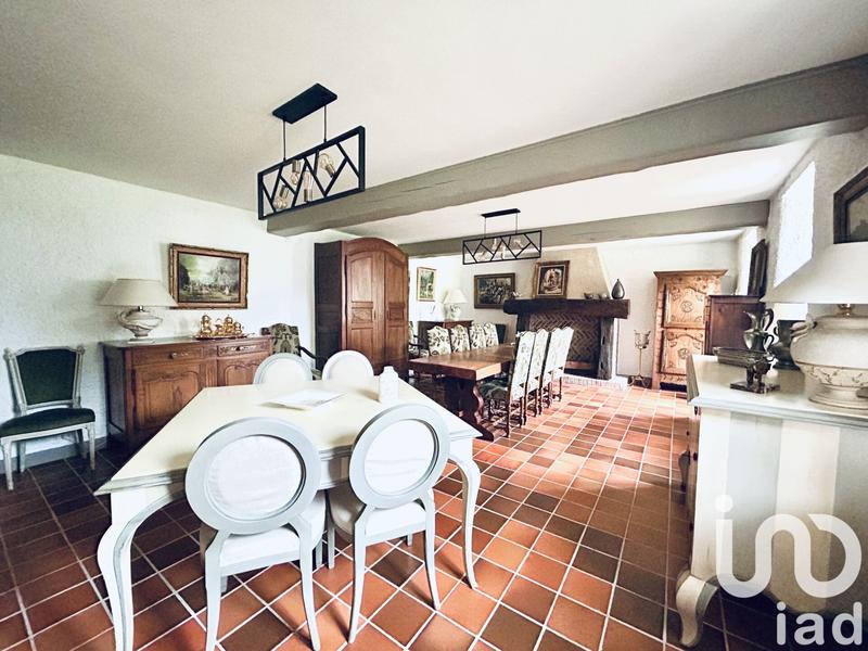 Maison - 300 m² - 8 pièces