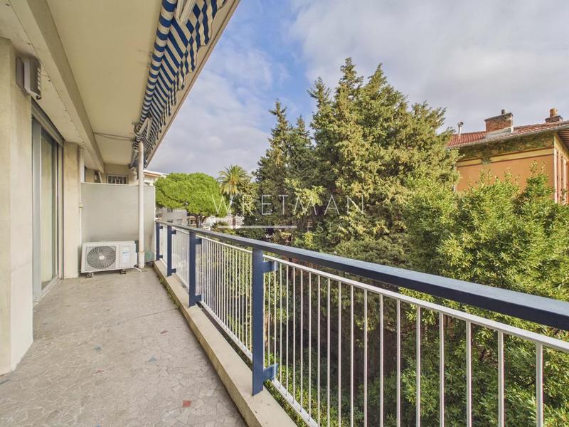 Appartement - 82 m² - 3 pièces