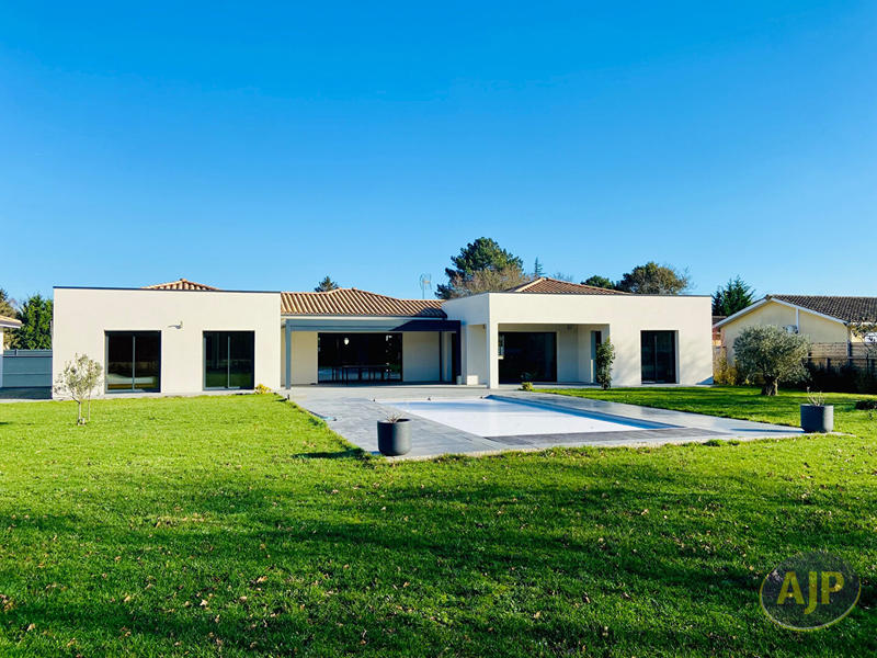 Villa - 150 m² - 4 pièces