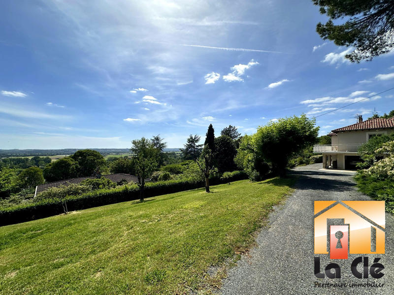 Maison - 207 m² - 10 pièces