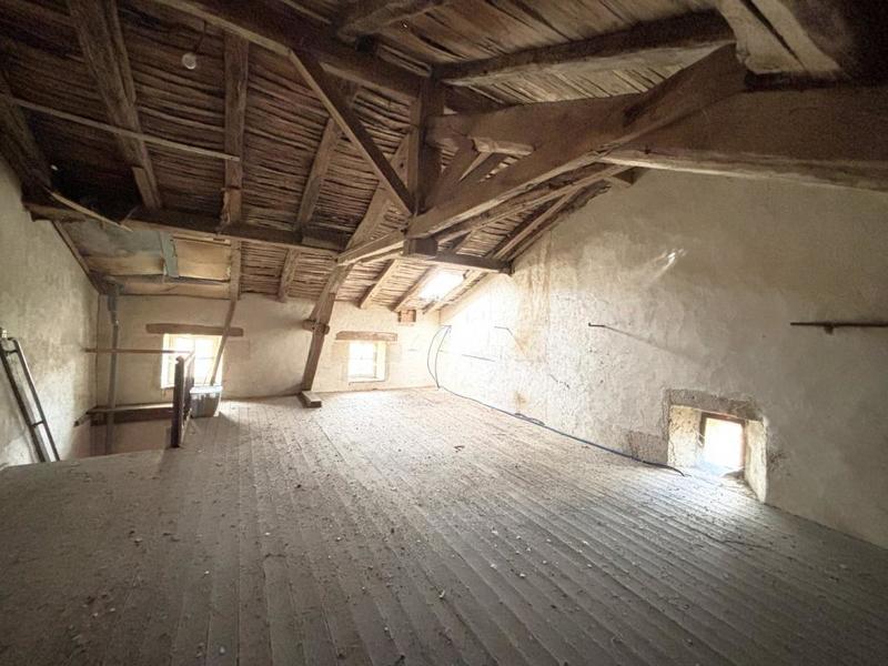 Maison en pierre - 67 m² - 5 pièces