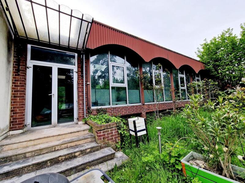 Maison - 320 m² - 12 pièces