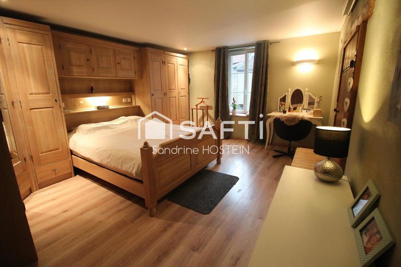 Maison - 284 m² - 10 pièces