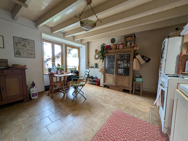 Maison - 98 m² - 4 pièces