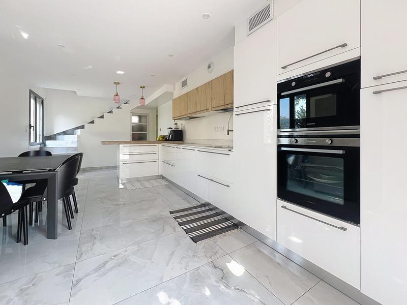 Maison - 153 m² - 6 pièces