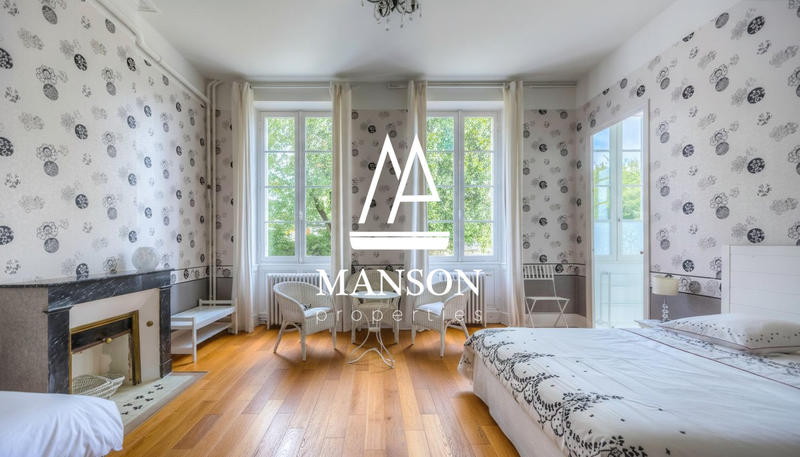 Maison - 520 m² - 12 pièces