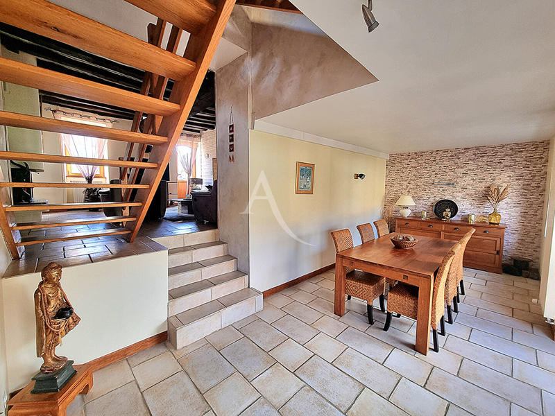 Maison - 176 m² - 8 pièces
