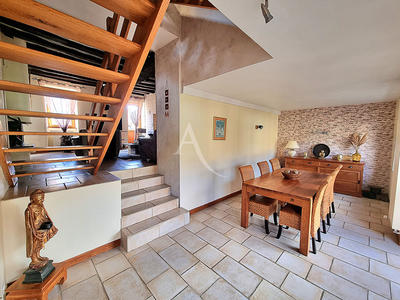 Maison - 176 m² - 8 pièces