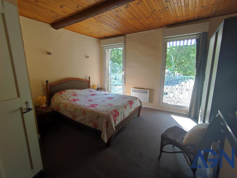 Maison - 180 m² - 5 pièces