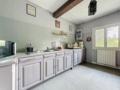 Maison - 253 m² - 8 pièces