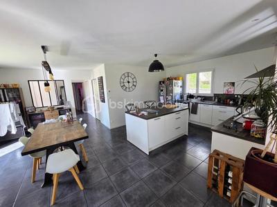 Villa - 140 m² - 6 pièces