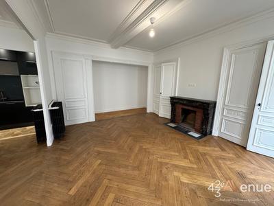 Appartement - 155 m² - 6 pièces