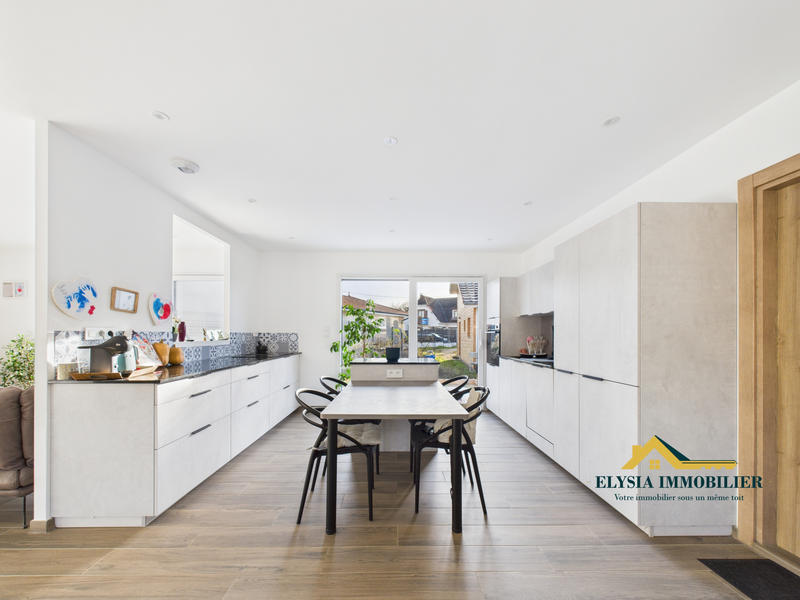 Maison - 160 m² - 6 pièces