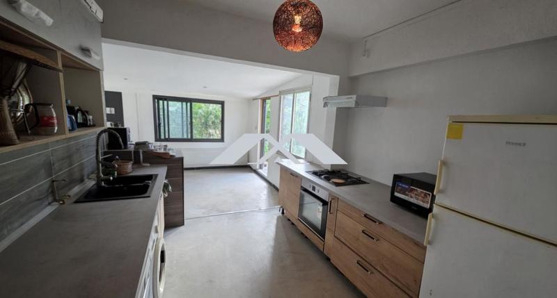 Appartement - 102 m² - 5 pièces