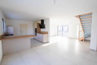 Maison - 123 m² - 4 pièces