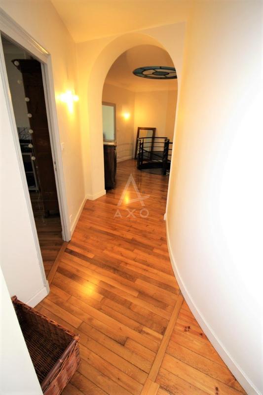 Maison de ville - 250 m² - 8 pièces