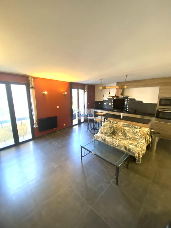 Appartement - 65 m² - 3 pièces