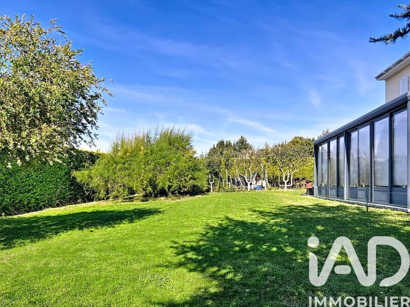 Maison - 202 m² - 8 pièces