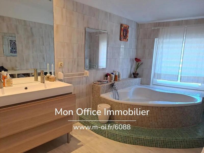 Maison - 207 m² - 5 pièces