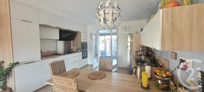 Maison - 88 m² - 4 pièces