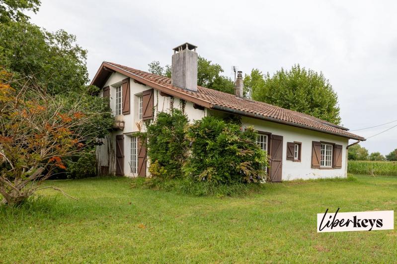 Maison - 233 m² - 8 pièces