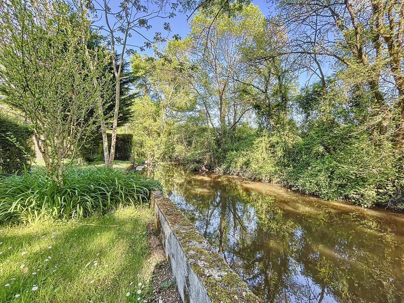 Maison - 203 m² - 8 pièces