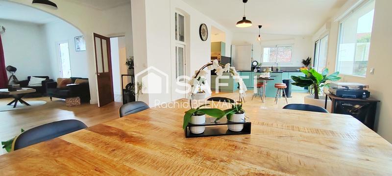 Maison - 300 m² - 7 pièces