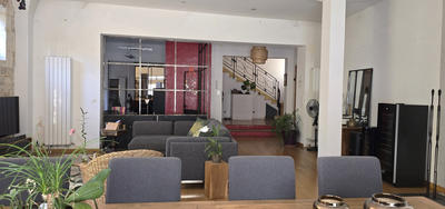 Maison - 220 m² - 6 pièces