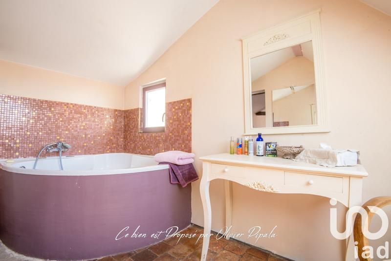 Maison - 197 m² - 9 pièces