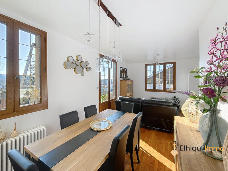 Maison - 160 m² - 5 pièces