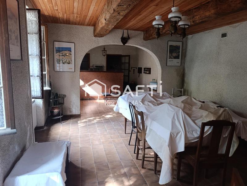 Maison - 259 m² - 10 pièces