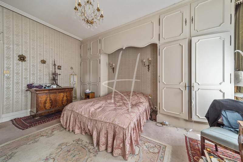 Appartement - 160 m² - 5 pièces